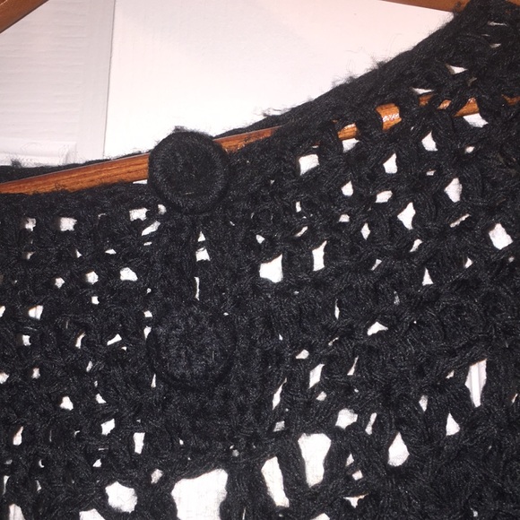 Thick Knit Poncho w Two Button Closure NWOT - Picture 3 of 3